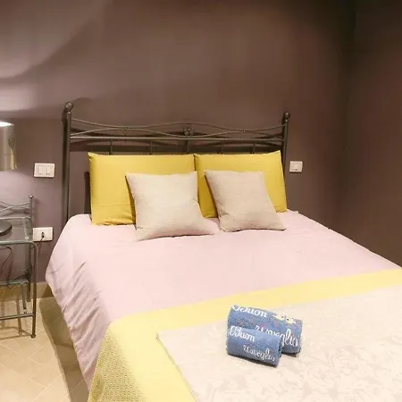 Bed & Breakfast Residenza Lucio Alfio *