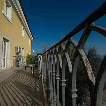 Bed & Breakfast Residenza Lucio Alfio *